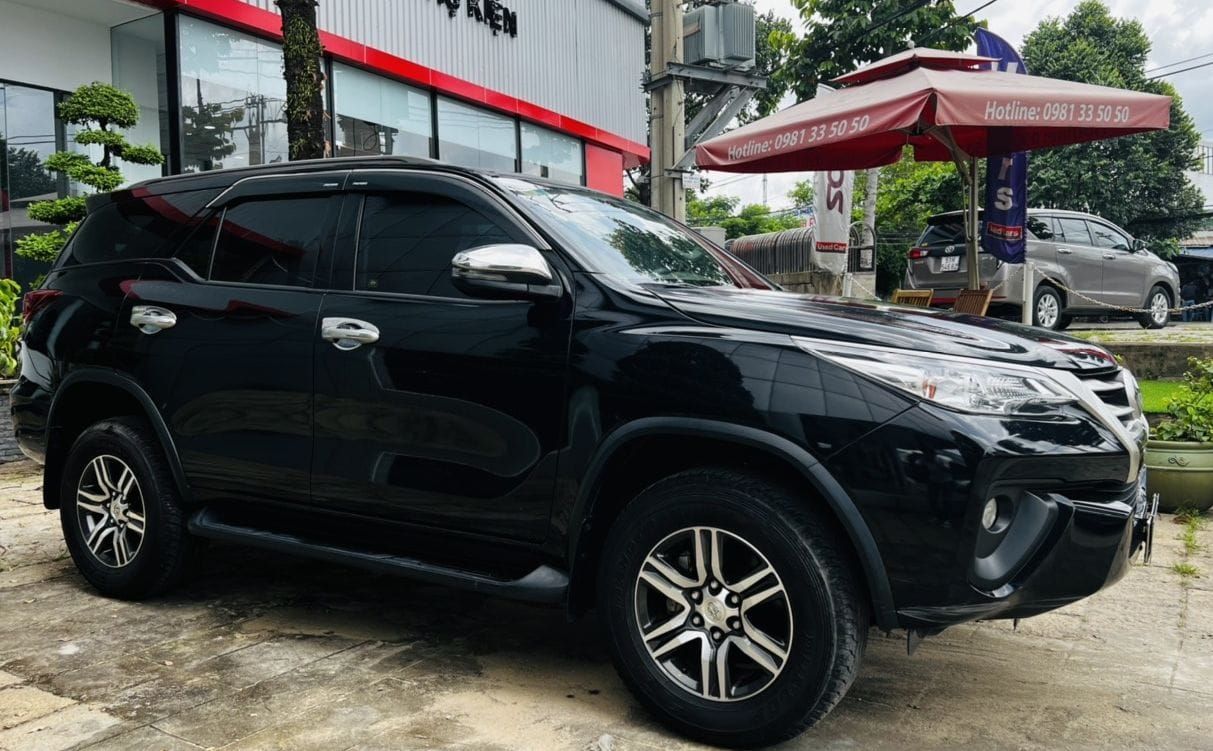 Toyota Fortuner 24MT chuẩn 50450KM chính hãng Toyota
