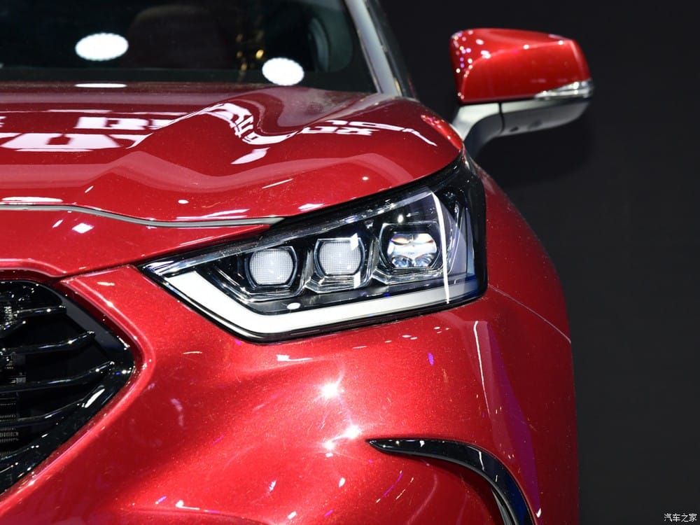 Đèn hậu của Toyota Crown Kluger 