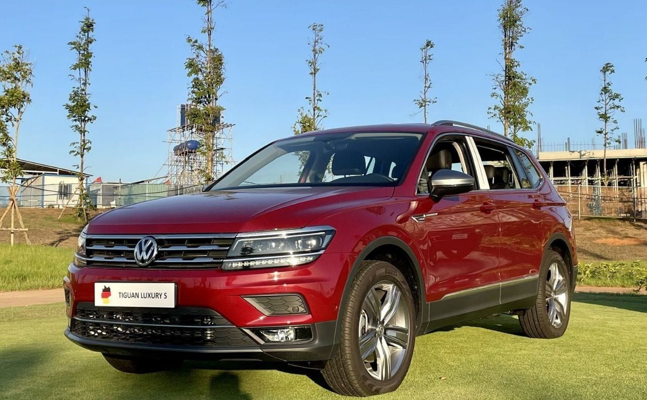 Volkswagen Tiguan Luxury S 2022 màu Đỏ Miễn Phí trước bạ