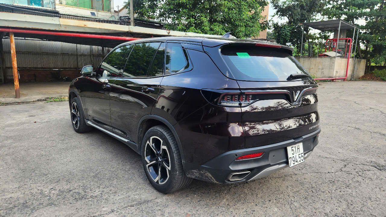 Chính chủ cần bán xe Vinfast lux sa 2.0 base vin 2019