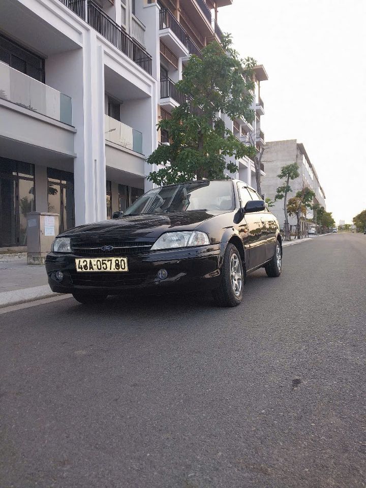 Chính chủ bán xe FORD LASER sản xuất năm 2001