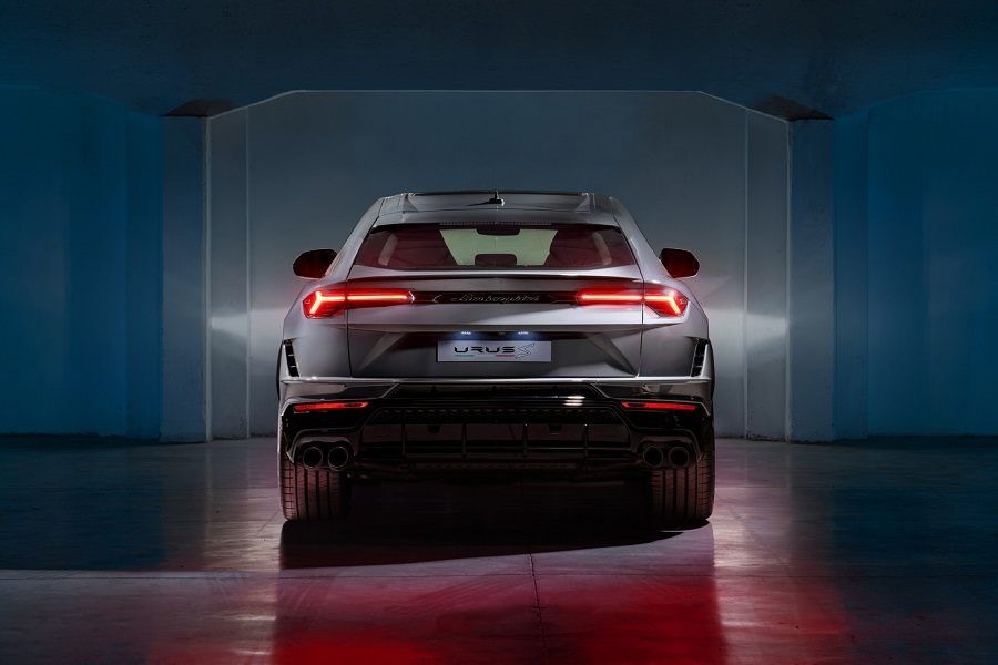 đuôi xe Lamborghini Urus S 2023