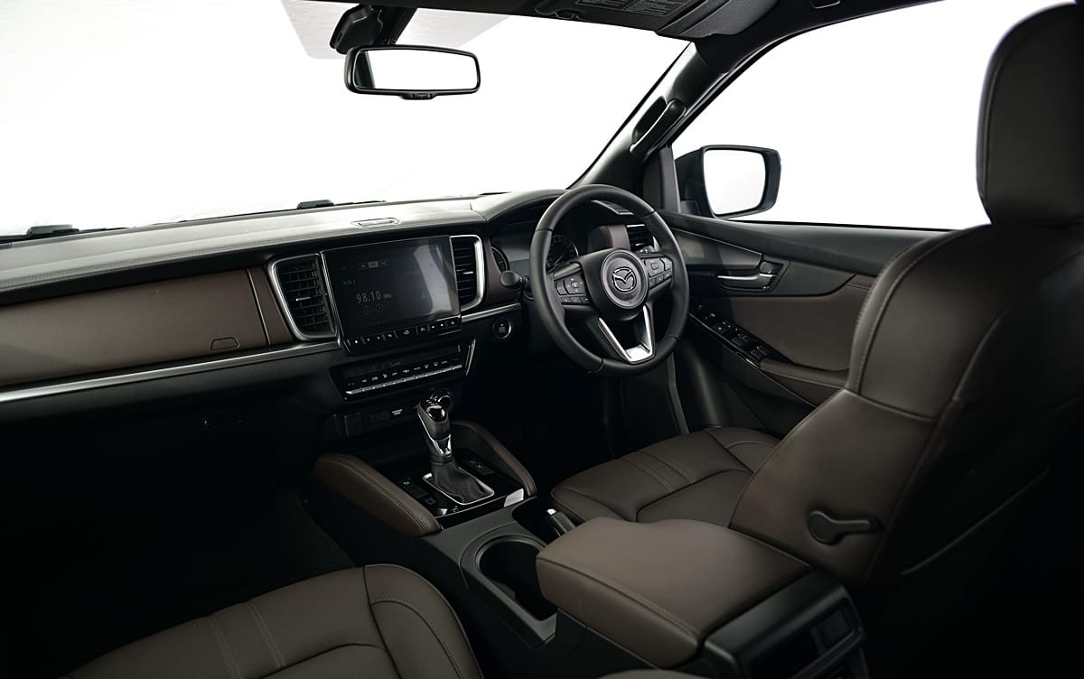 Nội thất Mazda BT-50 hoàn toàn mới