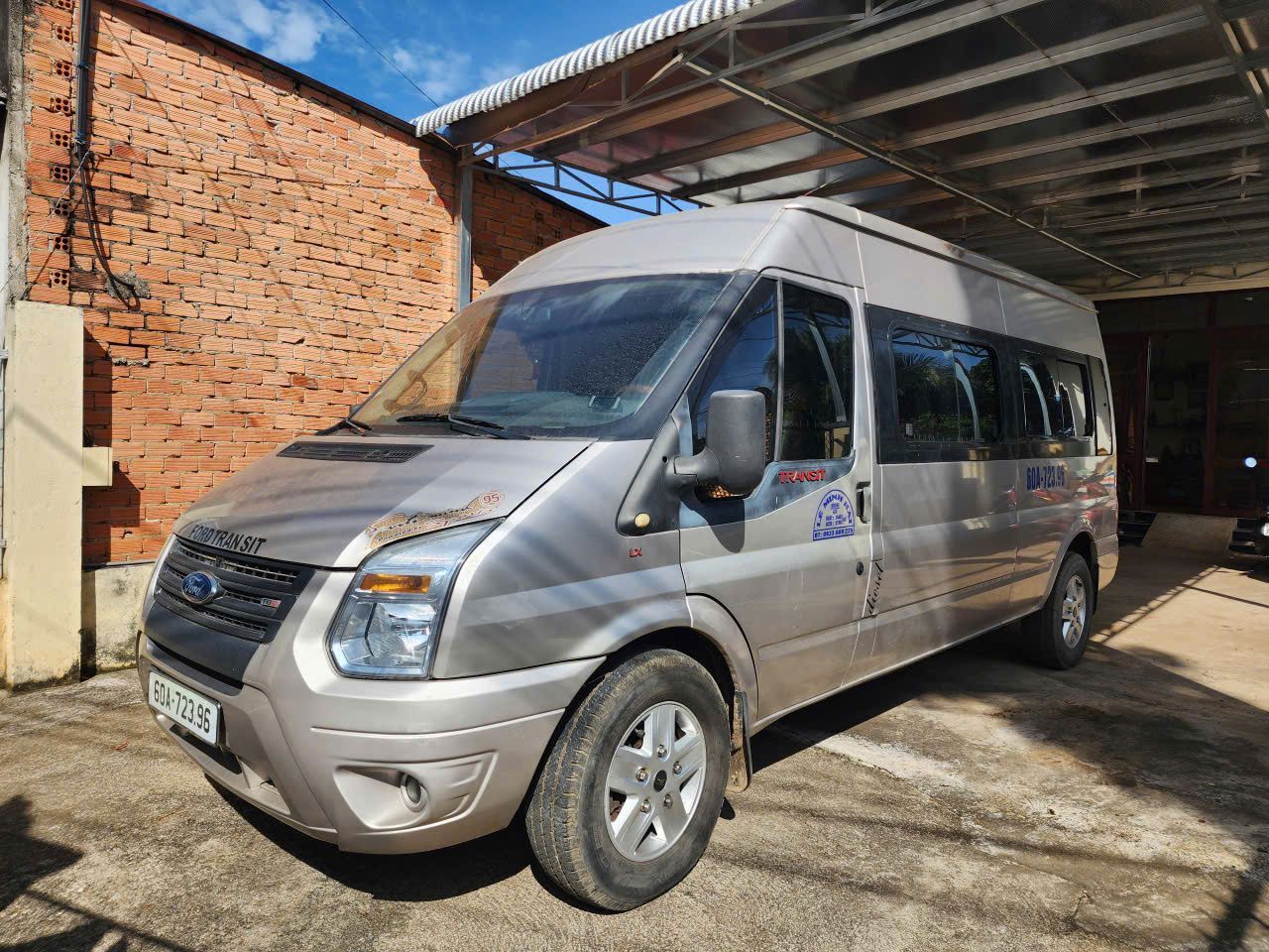 Bán Ford Transit Van 6 Chỗ – Đời 2015