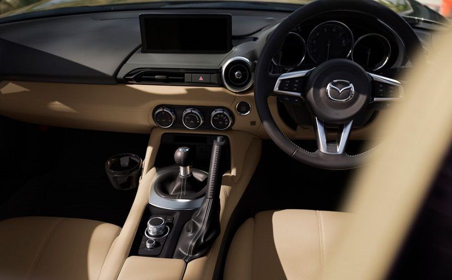 Nội thất Mazda MX-5 Miata 2024