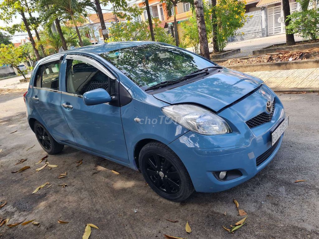 Cần tiền bán gấp xe TOYOTA YARIS 2009 số tự động