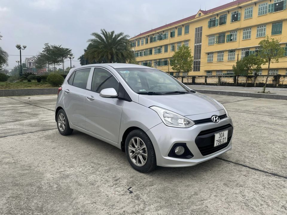 Em cần bán Huyndai i10 . 2015 MT