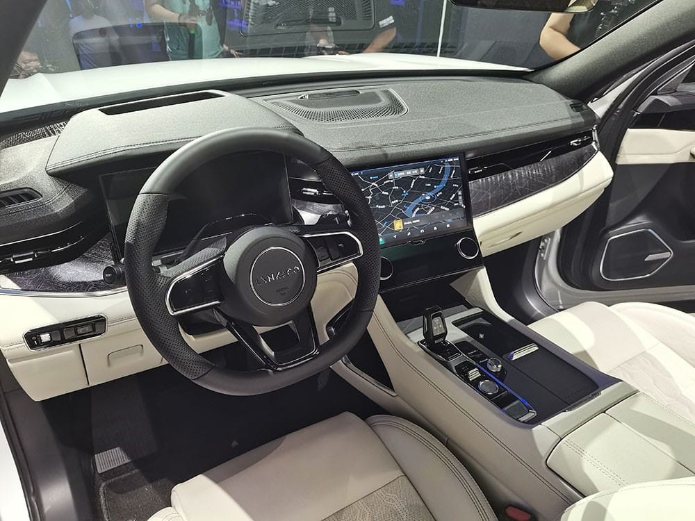 Nội thất bên trong Lynk & Co 09 