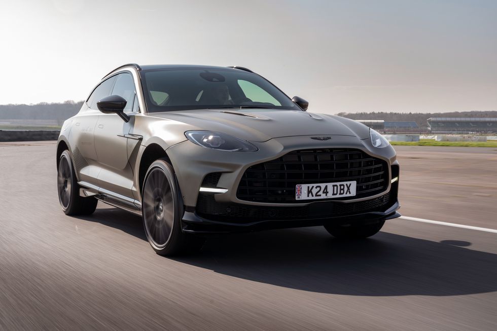 Aston Martin DBX 707