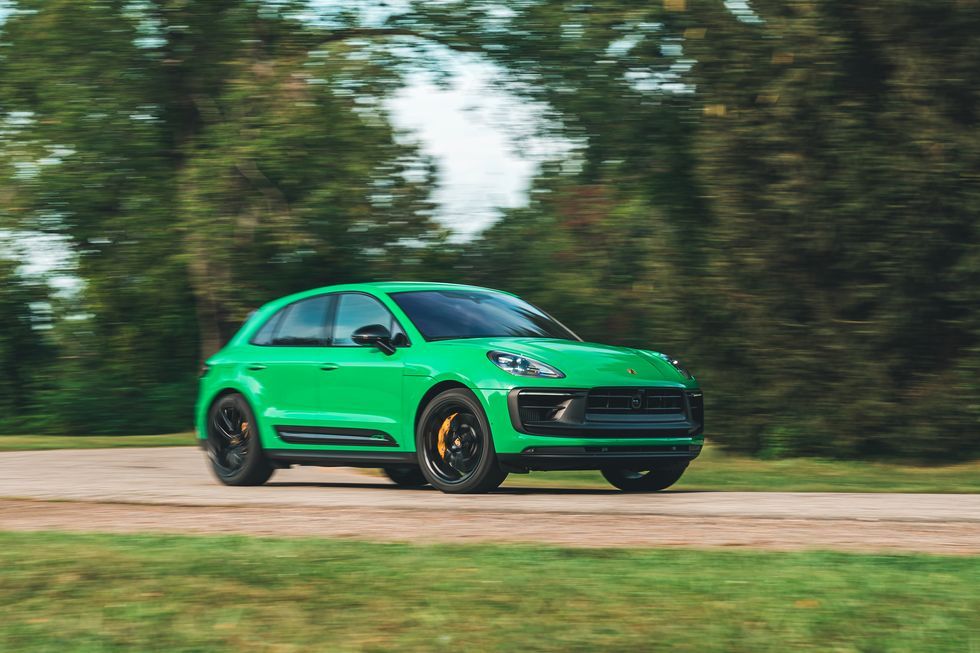 Giá xe Porsche Macan GTS 2022