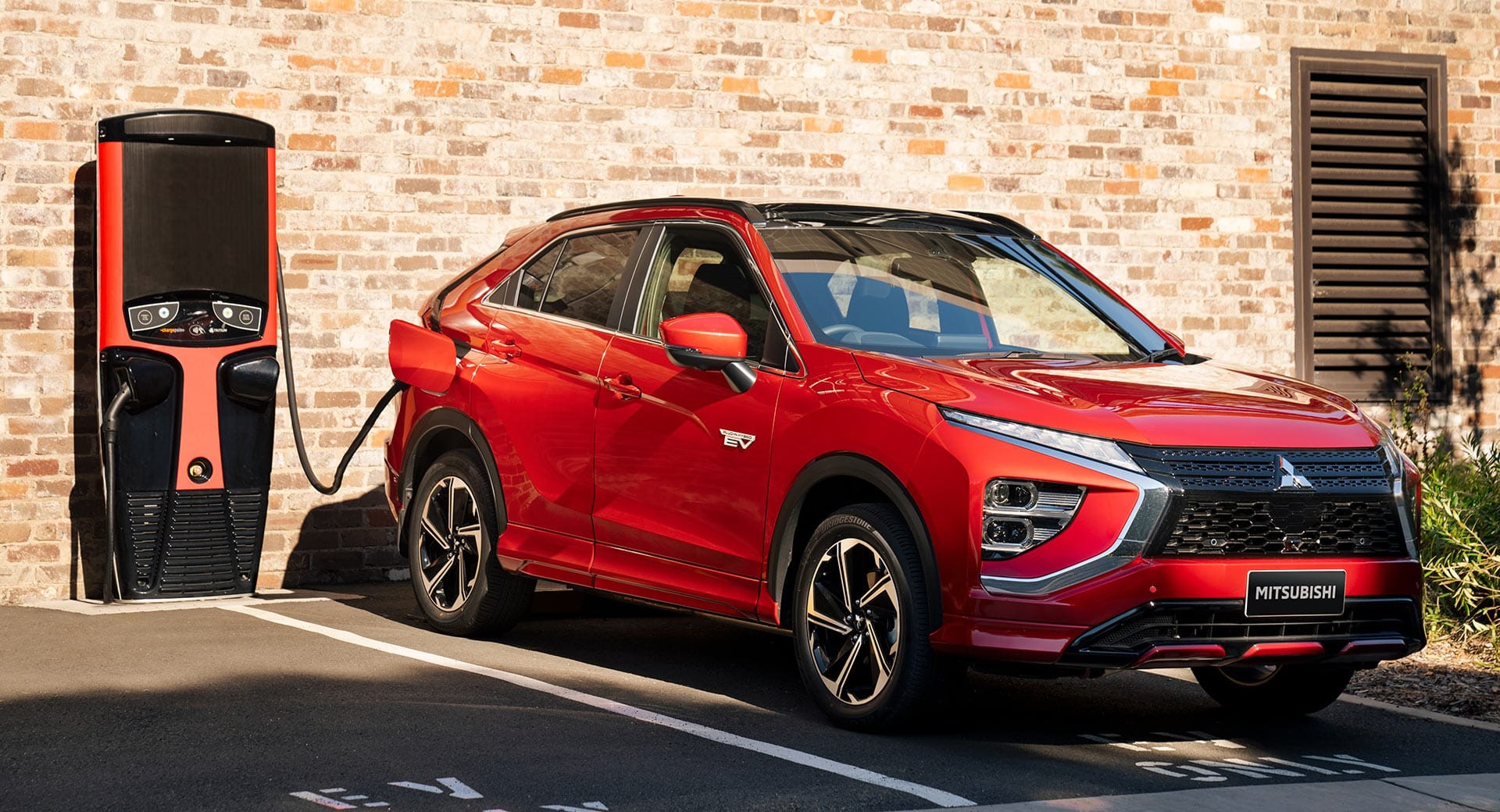 Mitsubishi Eclipse Cross Plug-In Hybrid 2022 ra mắt