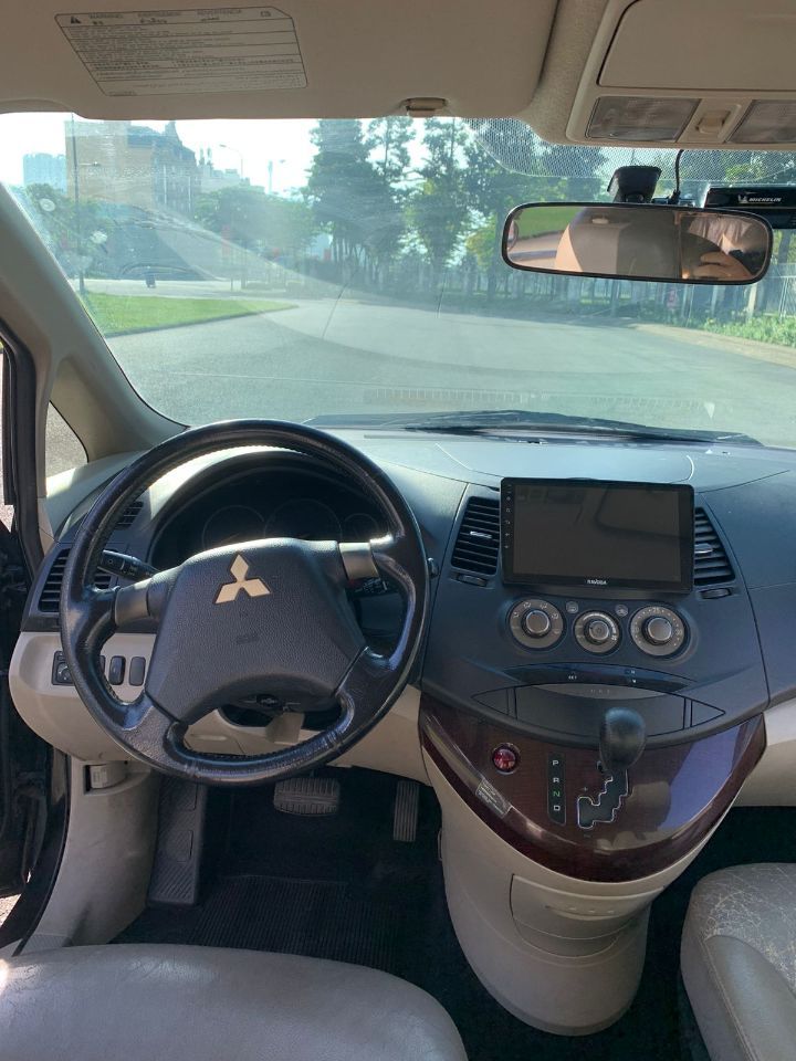 Mitsubishi Grandis xe Nhật, bền bỉ, rộng rãi, thanh lịch!