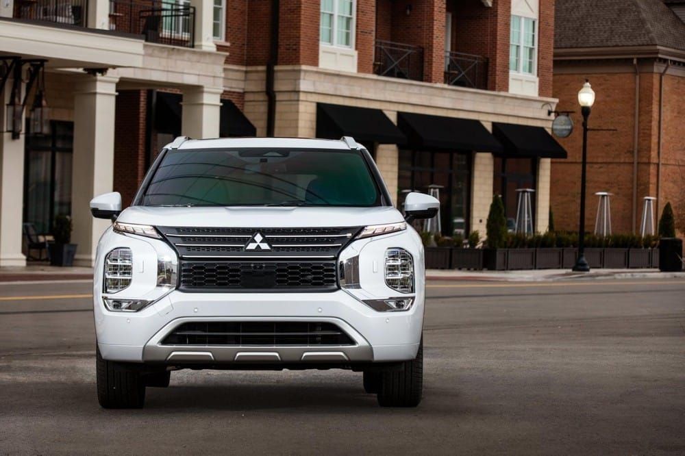 Mitsubishi Outlander PHEV 2022 rục rịch ra mắt với thiết kế mới 34