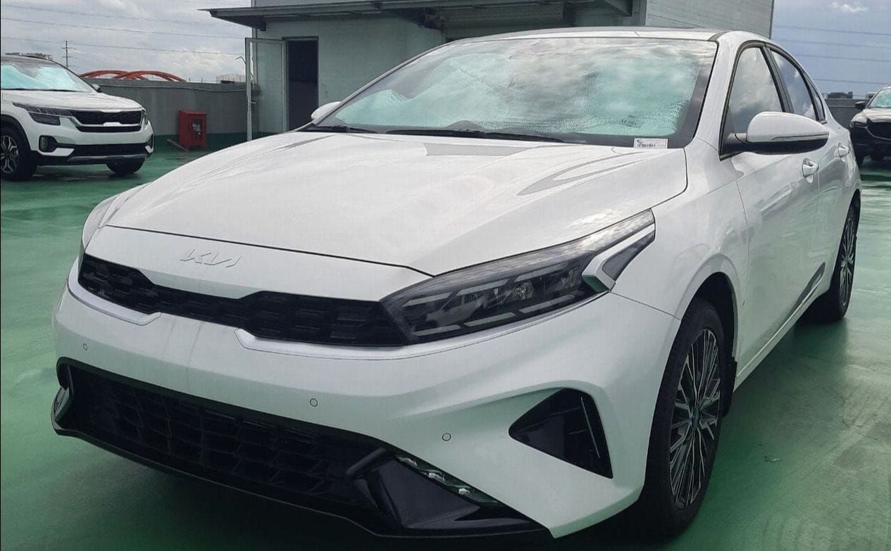 Kia K3 Luxury màu Xanh Xe có sẵn giao ngay giảm 15 triệu