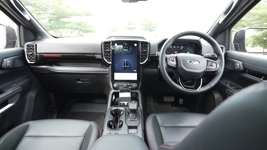 nội thất Ford Ranger Stormtrak