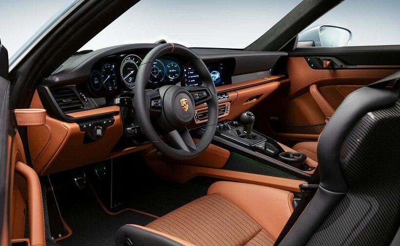 Nội thất Porsche 911 S/T 2024