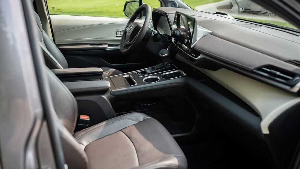 Nội thất Toyota Sienna 2021-3
