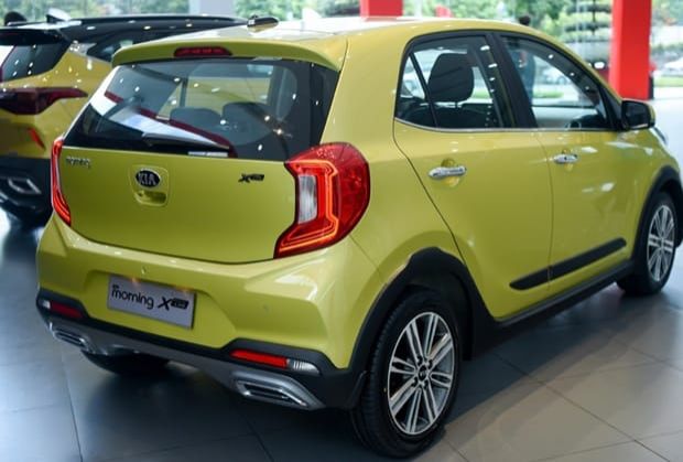 Đuôi xe KIA Morning X-Line