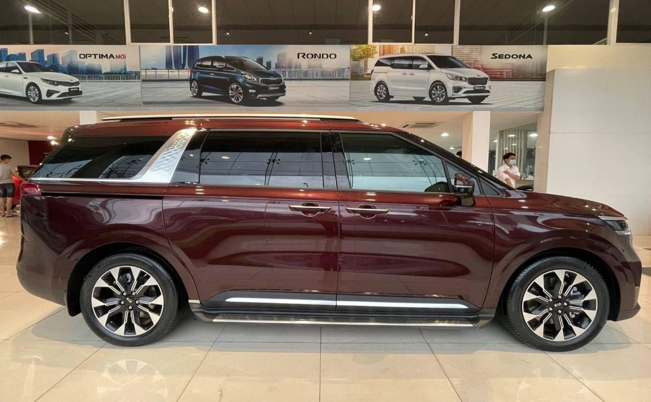 Carnival máy Dầu 7 chỗ xe giao ngay