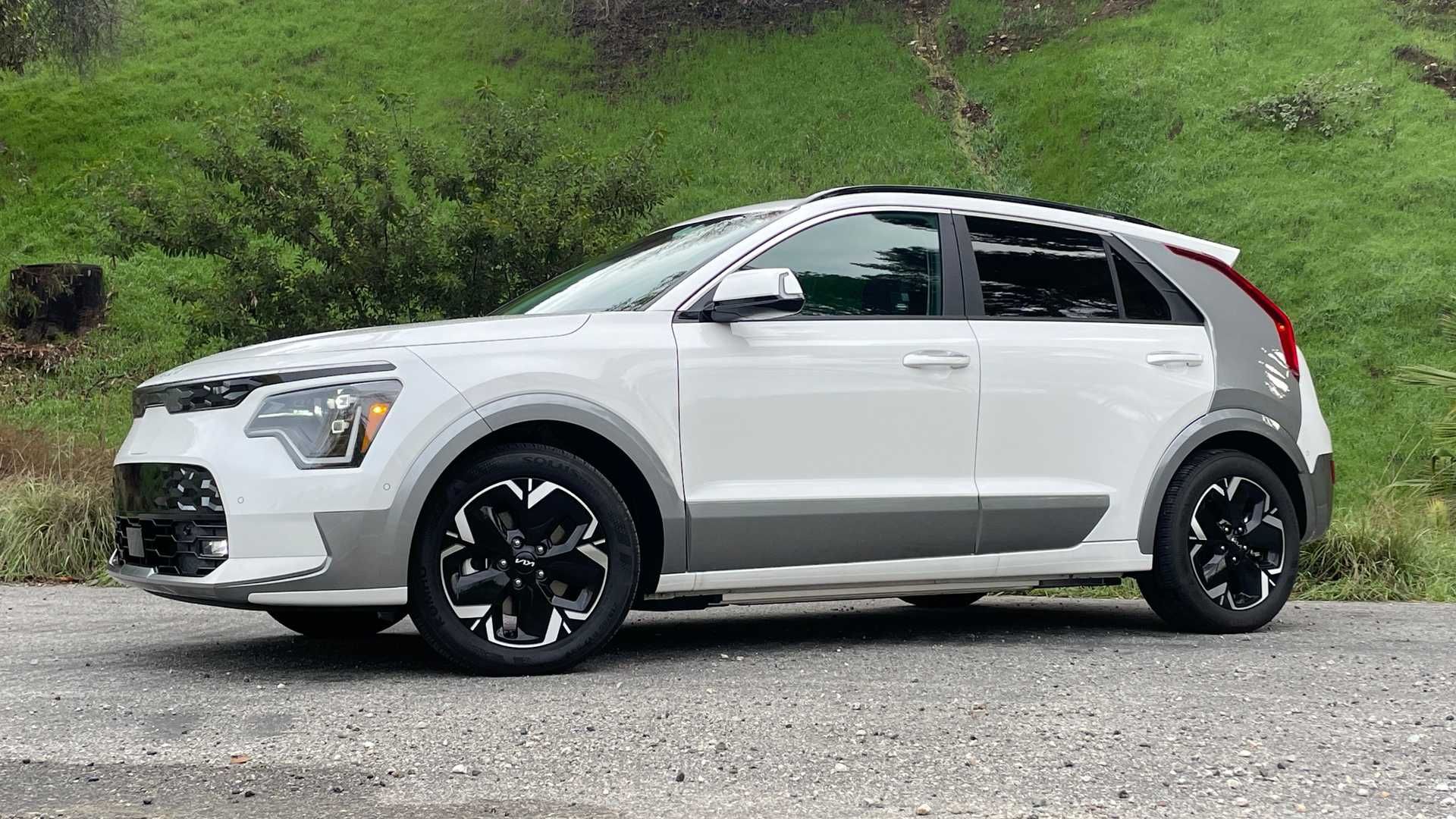 Giá xe Kia Niro EV 2023