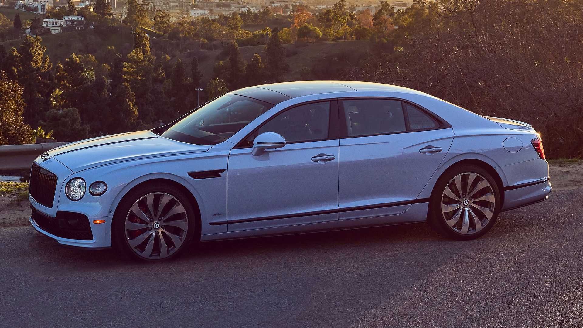 Giá xe Bentley Flying Spur Hybrid 2022