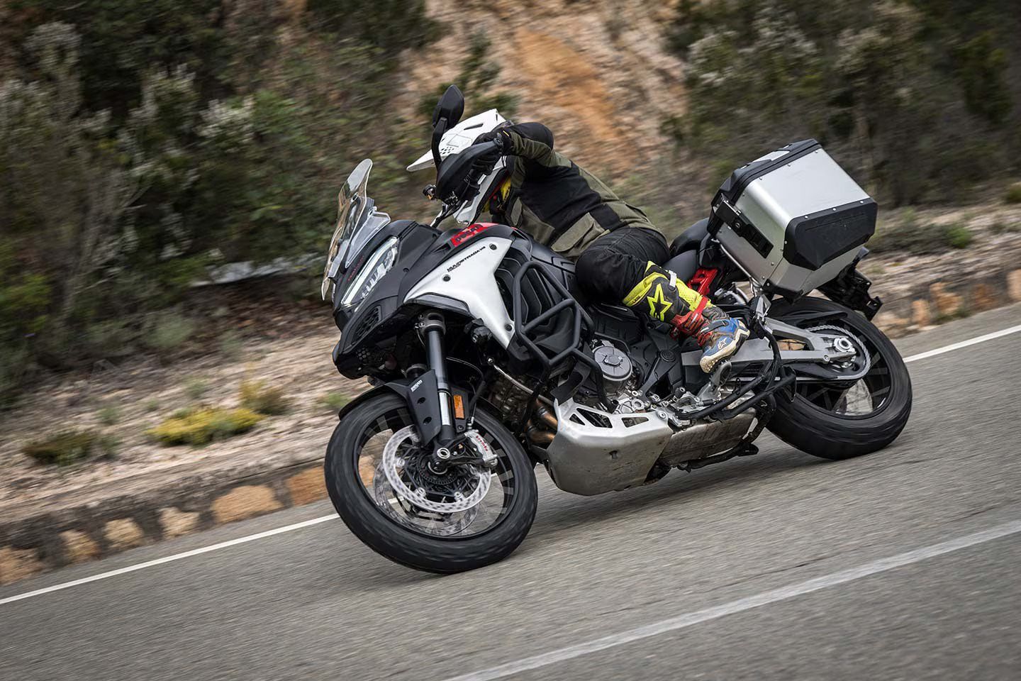 Thông số Ducati Multistrada V4 2023