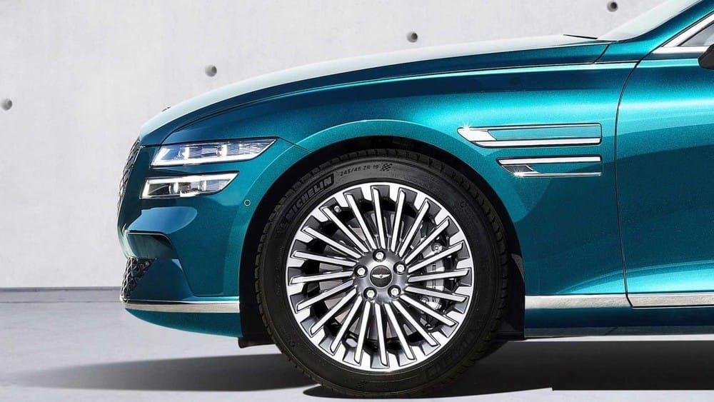 Cận cảnh la-zăng của Genesis Electrified G80
