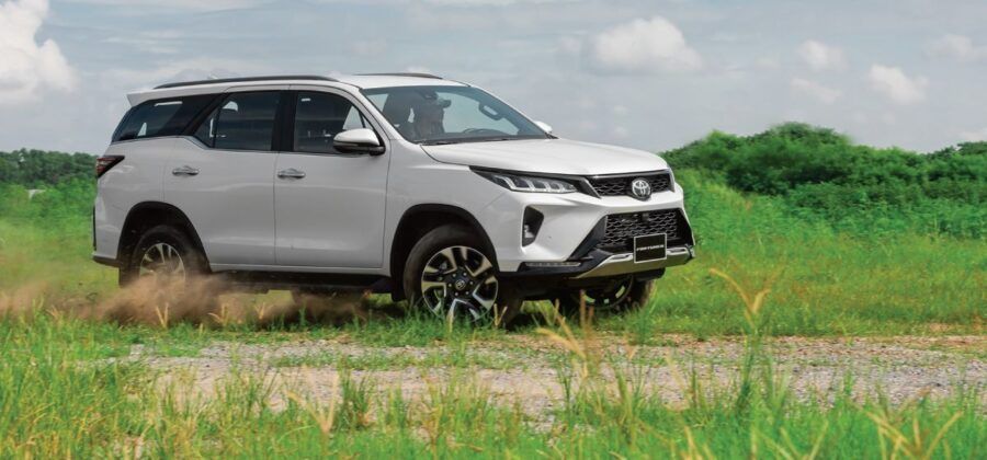 thân xe Toyota Fortuner 2023