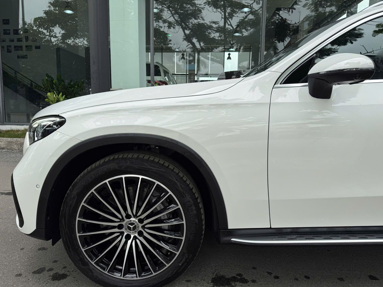Mercedes-Benz GLC 300 4MATIC – SUV hạng sang bán chạy số 1