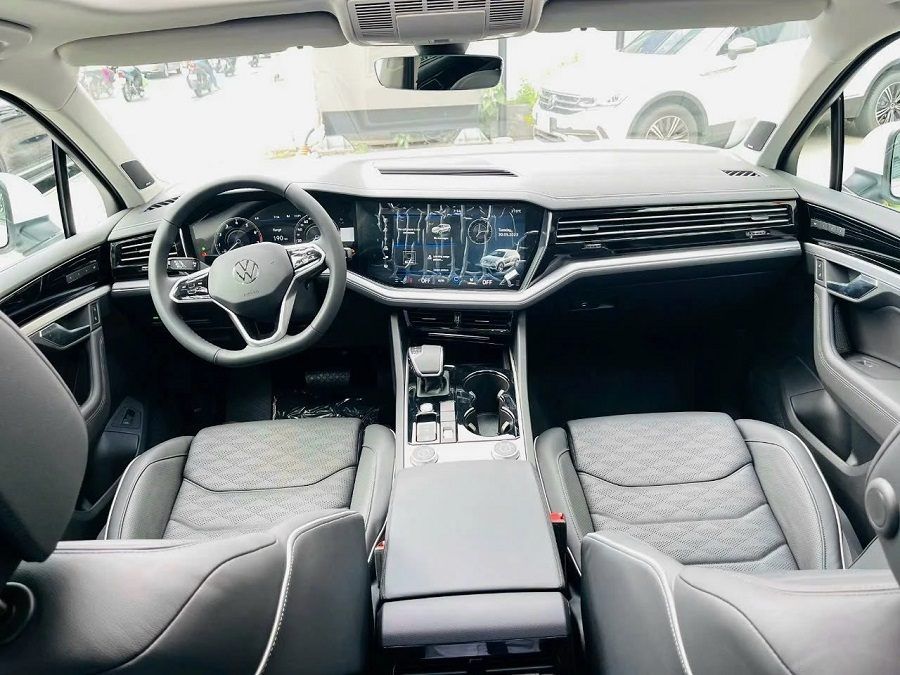 Nội thất Volkswagen Touareg Elegance 2025