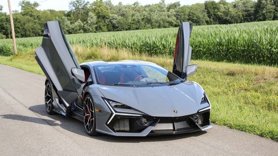 Lamborghini Revuelto