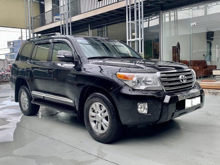 Toyota Land Cruiser VX (2014)