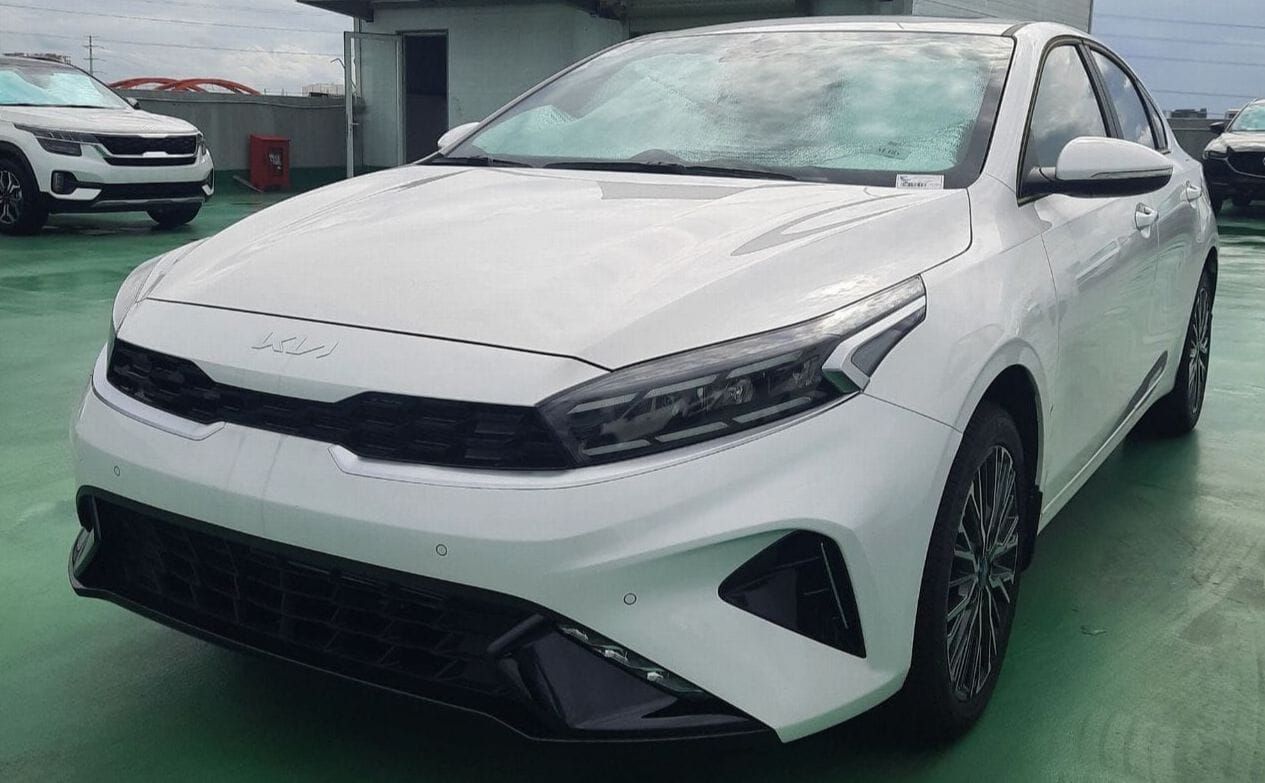 Kia K3 Luxury màu Xanh Xe có sẵn giao ngay giảm 15 triệu