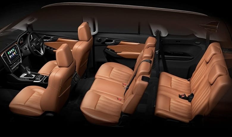 Không gian trong xe rất rộng rãi và thoải mái
