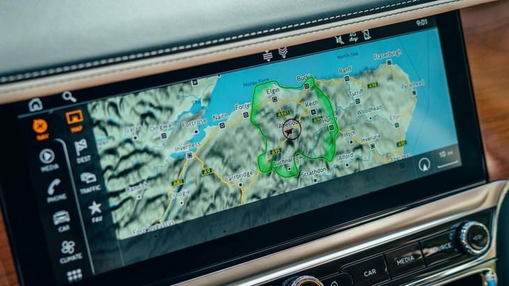 Nội thất xe Bentley Flying Spur Plug-in Hybrid 2022-3