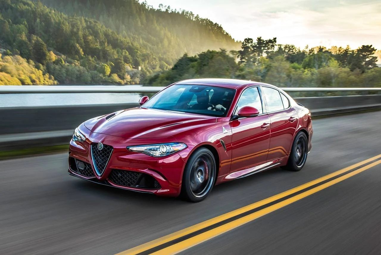 Alfa Romeo Giulia Quadrifoglio 2022
