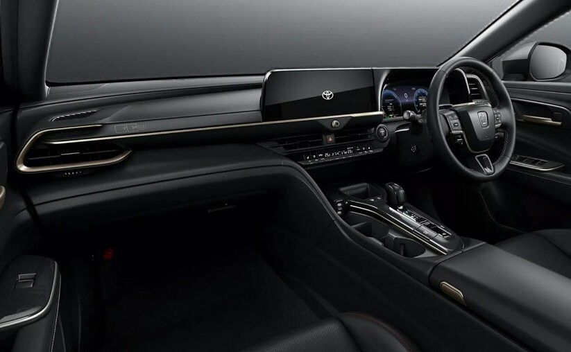 Nội thất Toyota Crown “Matte Metal”