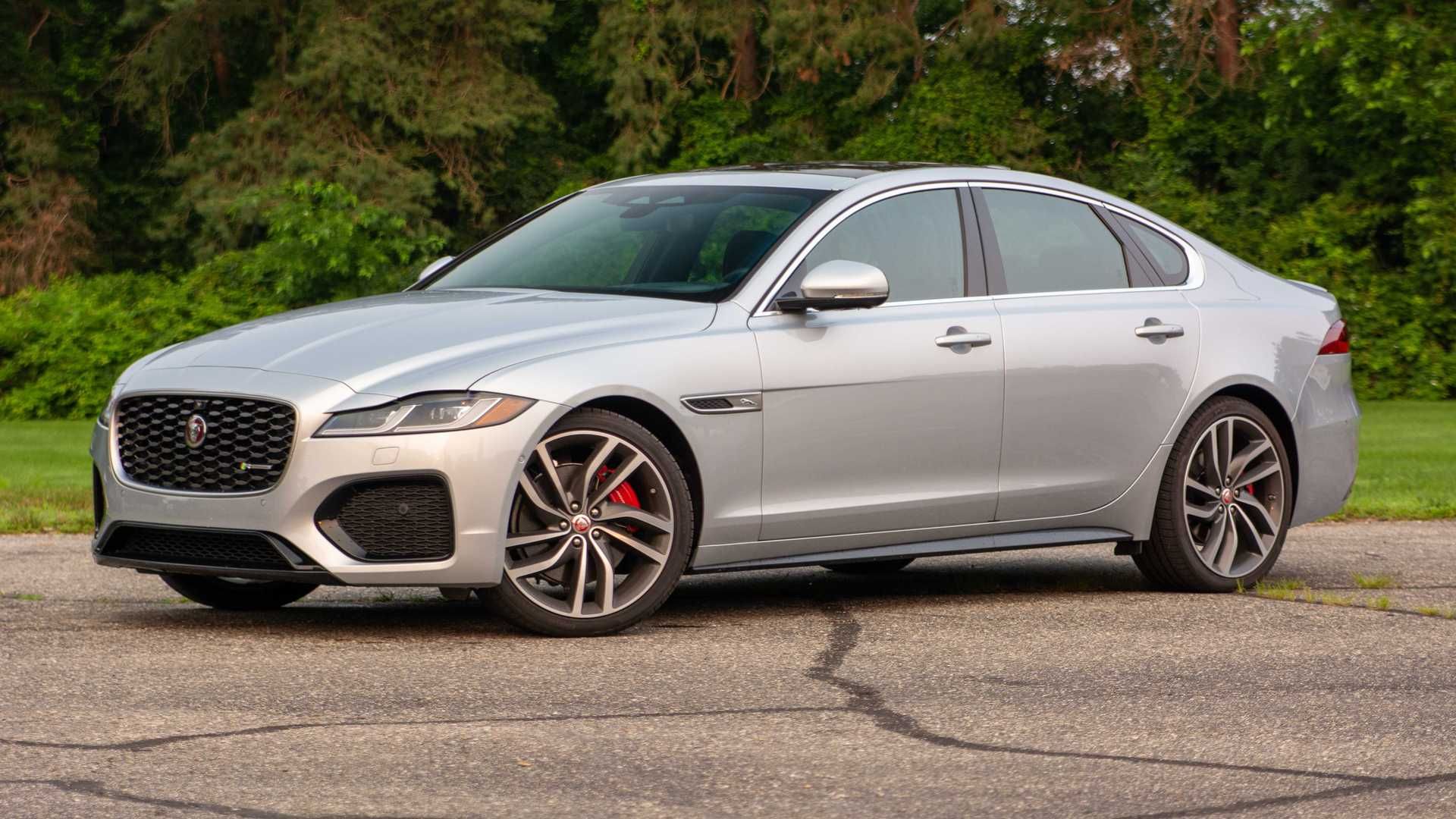 Đánh giá Jaguar XF 2021