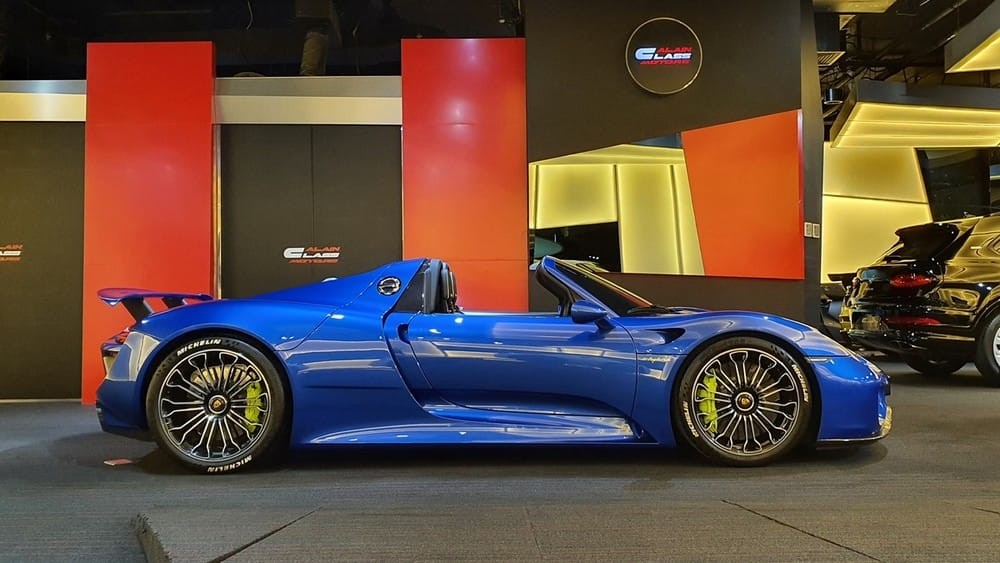 Còn đây là ngoại hình của xe sau khi đã được tháo mui