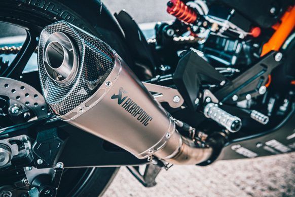 ống bô akrapovic