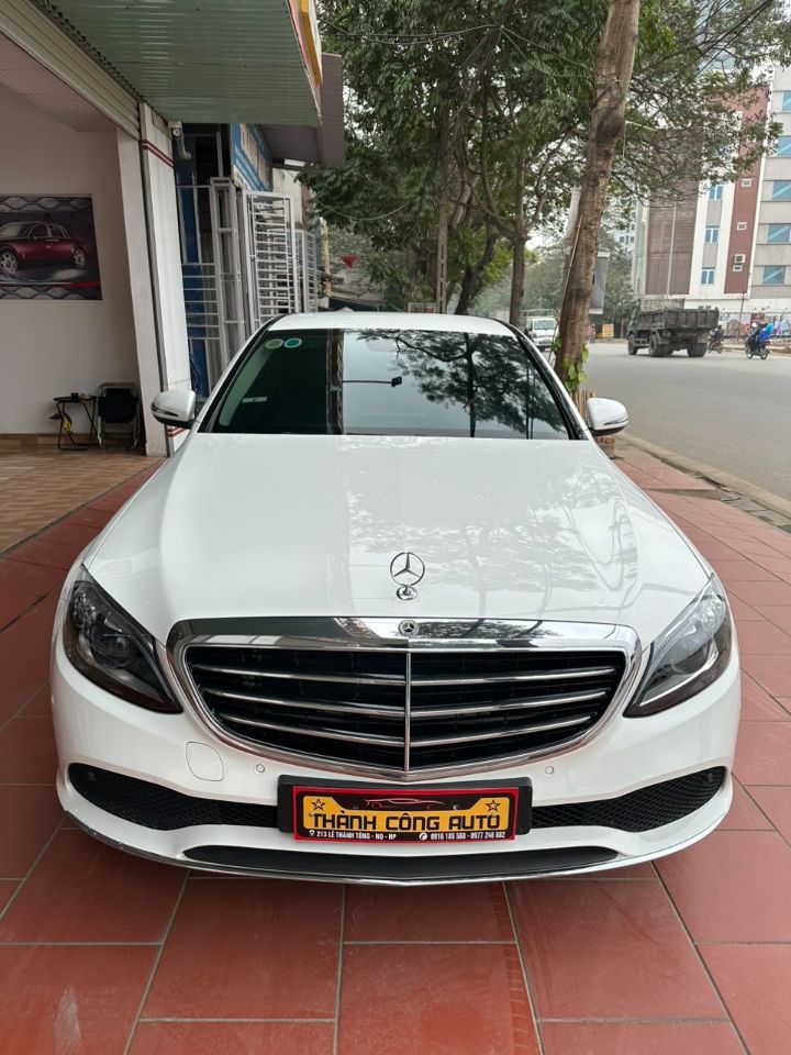 Em lại về em siêu đẹp  Mercedes C200 Sx 2020 đăng ký cuối 2021