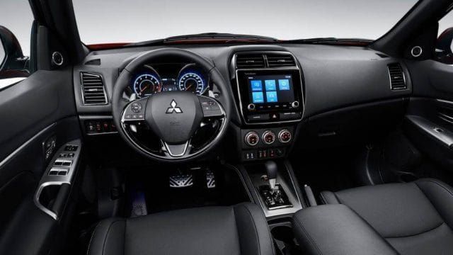 Nội thất Mitsubishi Outlander 2020