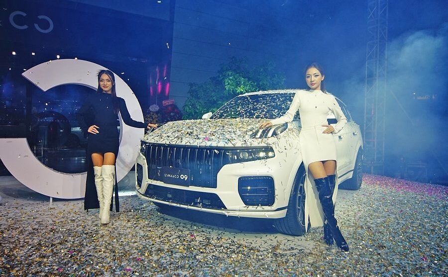 Ra mắt xe tại Việt Nam