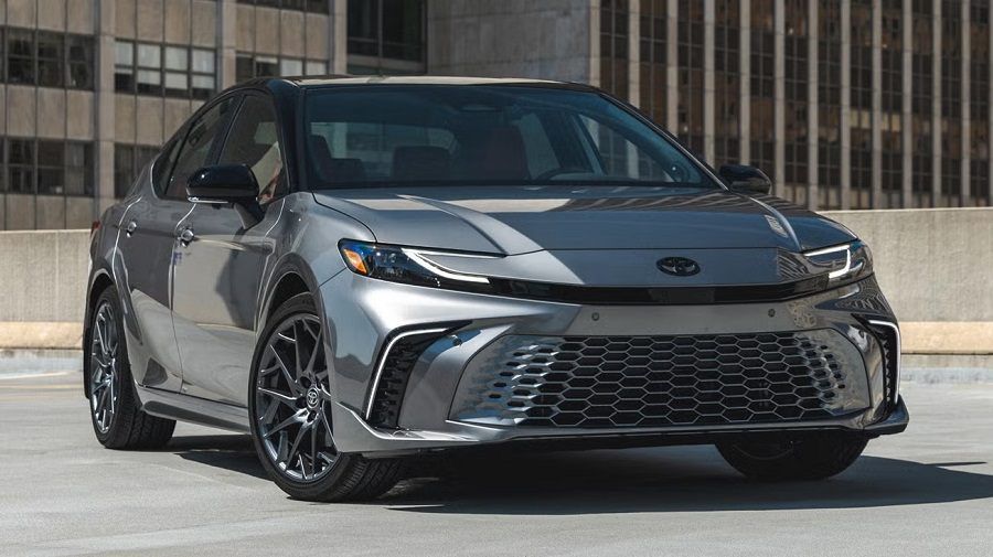 Toyota Camry Hybrid 2025