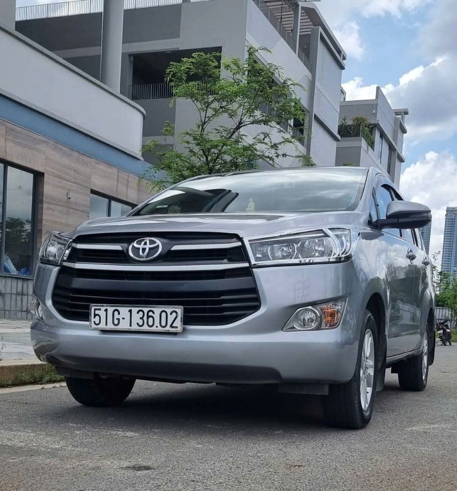 Cần Bán Xe Toyota Innova 2017