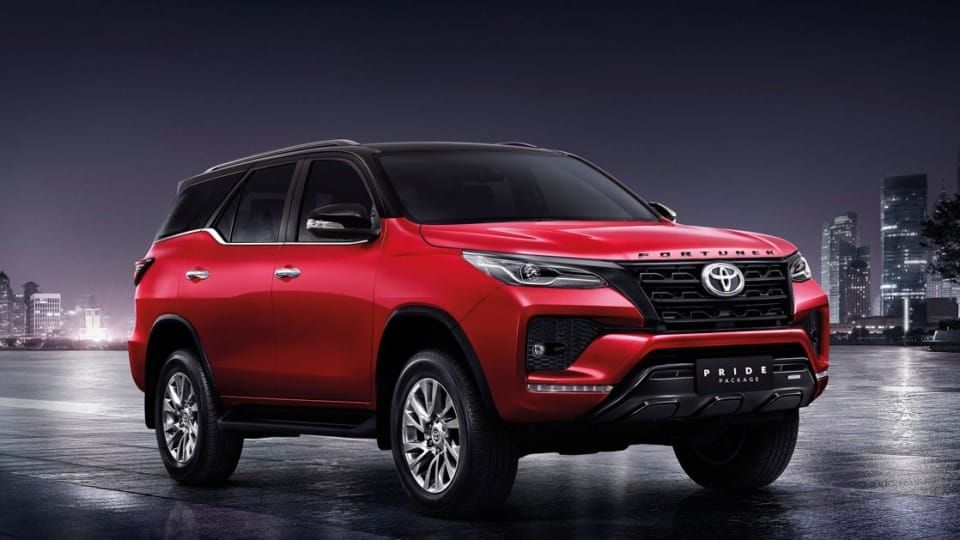 Toyota Fortuner 2021 thêm trang bị gói nâng cấp Pride Package II tại Thái