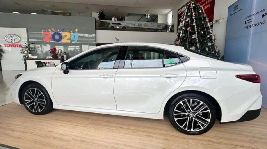 Toyota Camry 2.0Q 2025