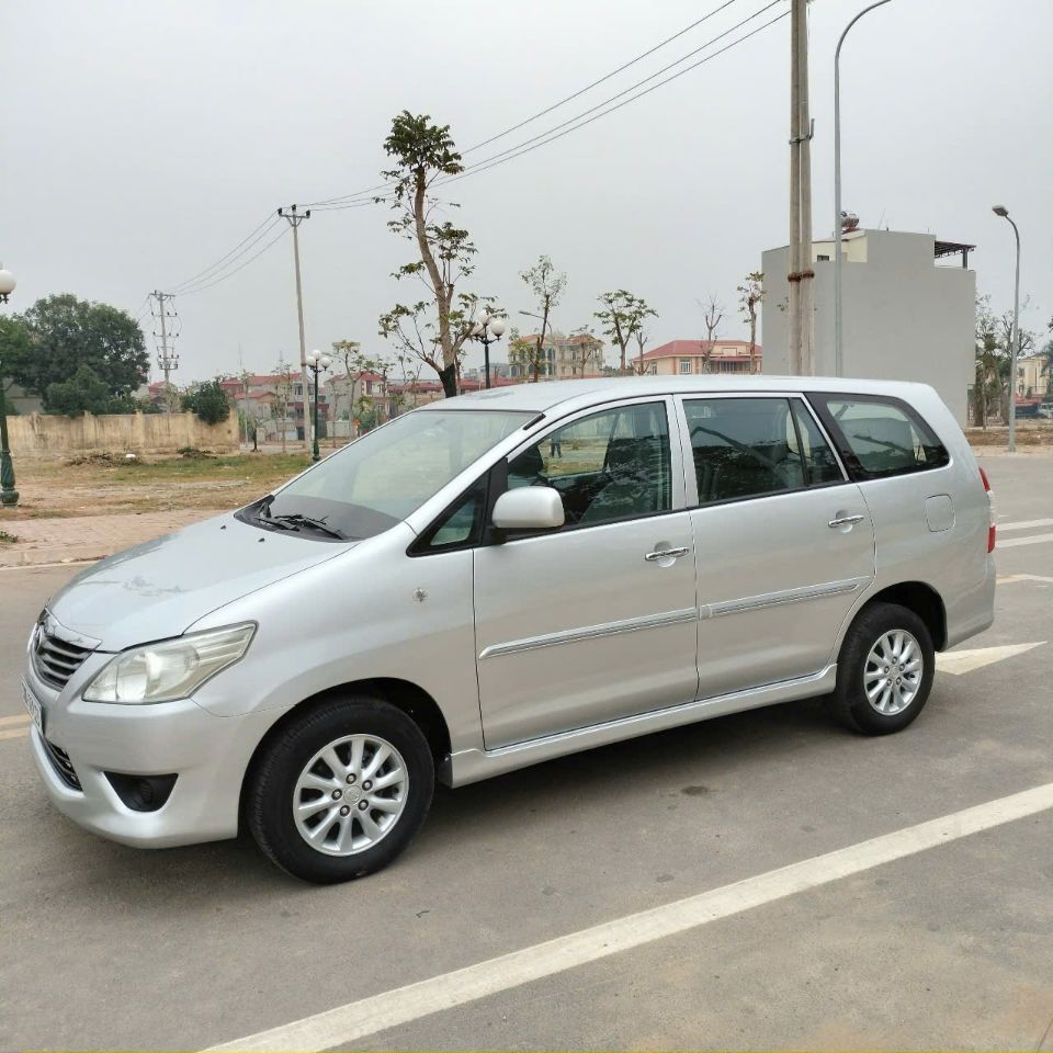 Chính chủ bán xe Inova E đời 2013 tên tư nhân