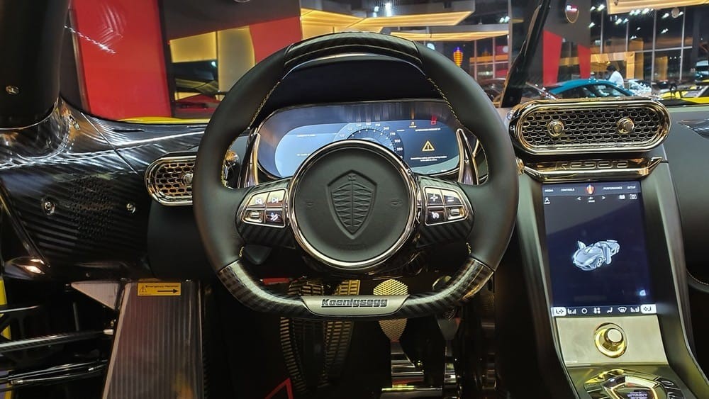 Vô lăng của xe Koenigsegg Regera Vô lăng của xe Koenigsegg Regera