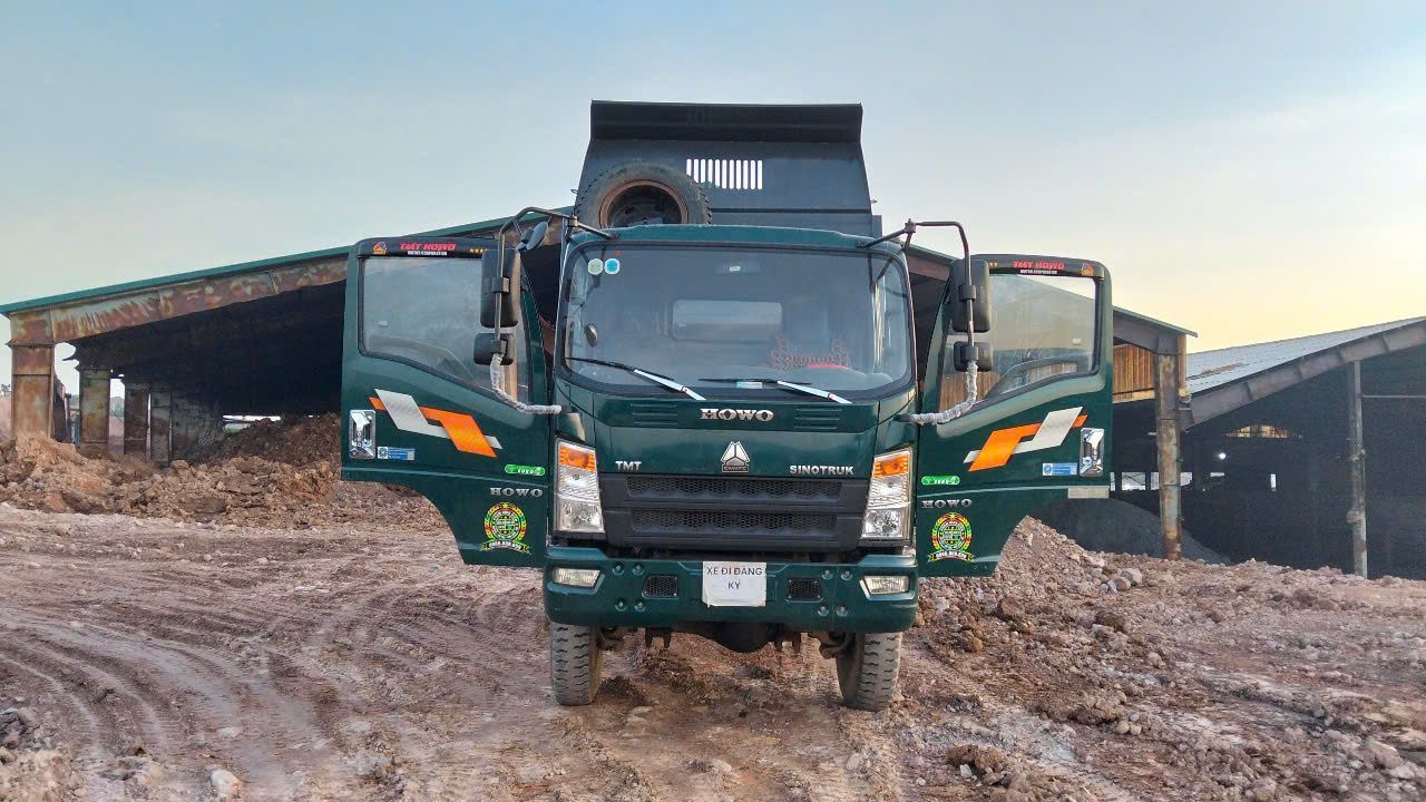 CHÍNH CHỦ CẦN BÁN XE SINOTRUK 2 CẦU SX 2020 ĐĂNG KÝ 2021